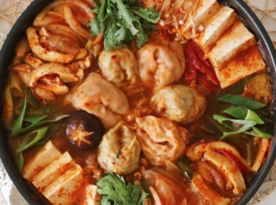 Shilla 레스토랑에서 김치찌개의 특별한 맛을 경험하다